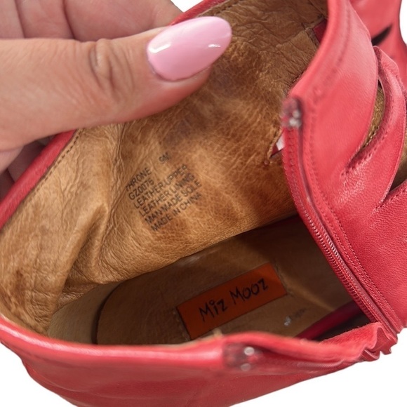 Miz Mooz Throne Boots bootie red side zip open front sz 9 - Picture 5 of 9